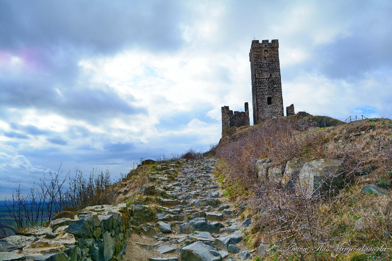 Path to the top of the Hazmburk mount