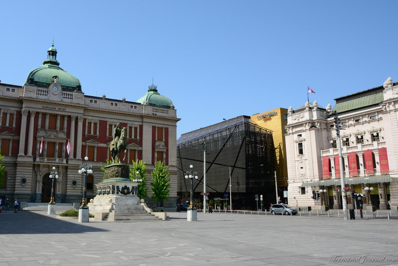 Republic Square, with the National Museum (left) and the National Opera (right)