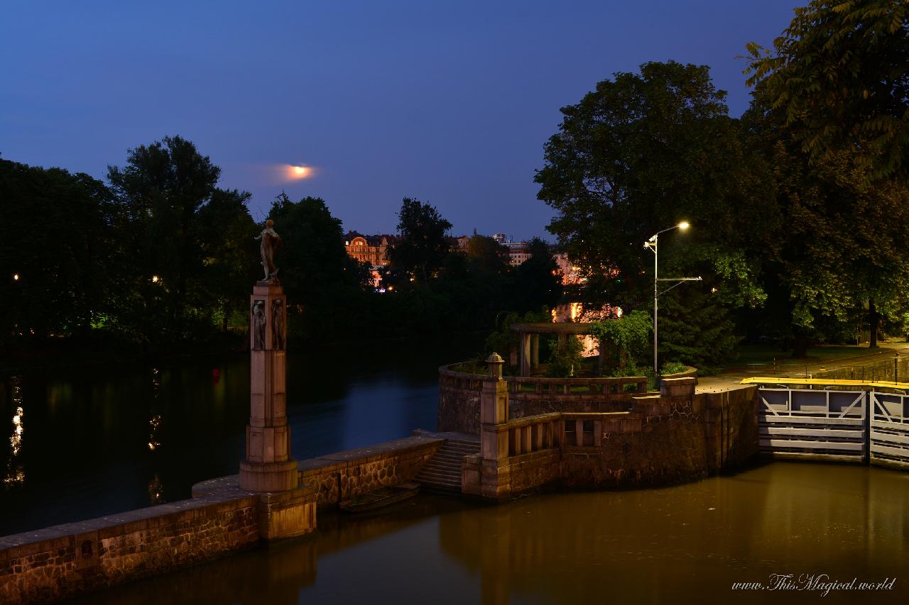 Vltava sculptures and Dětský island