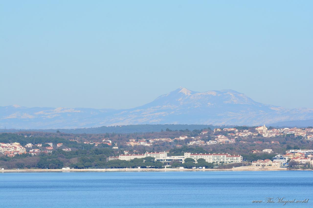 Towns of Medulin and Ližnjan, dominated by mount Vojak