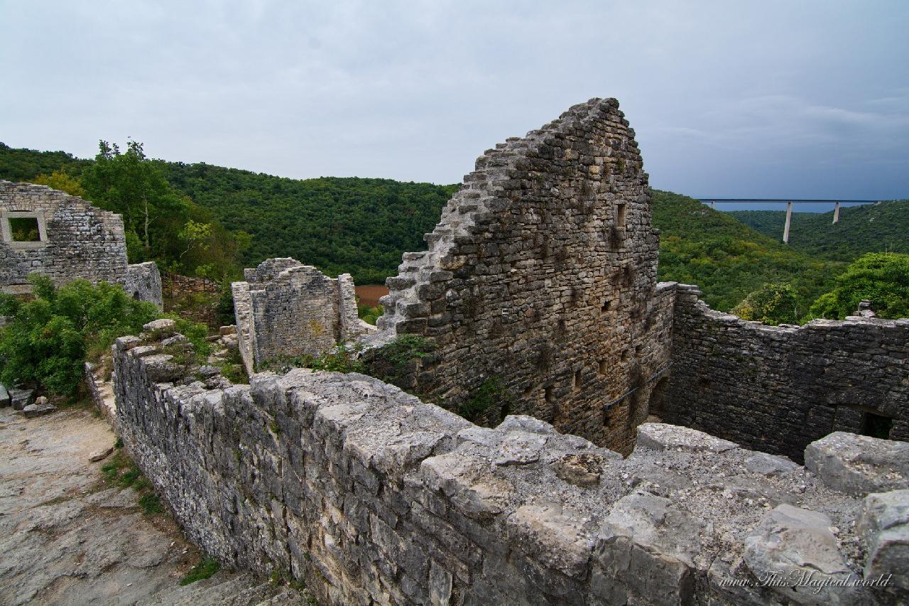 One of the buildings at the central square of Dvigrad