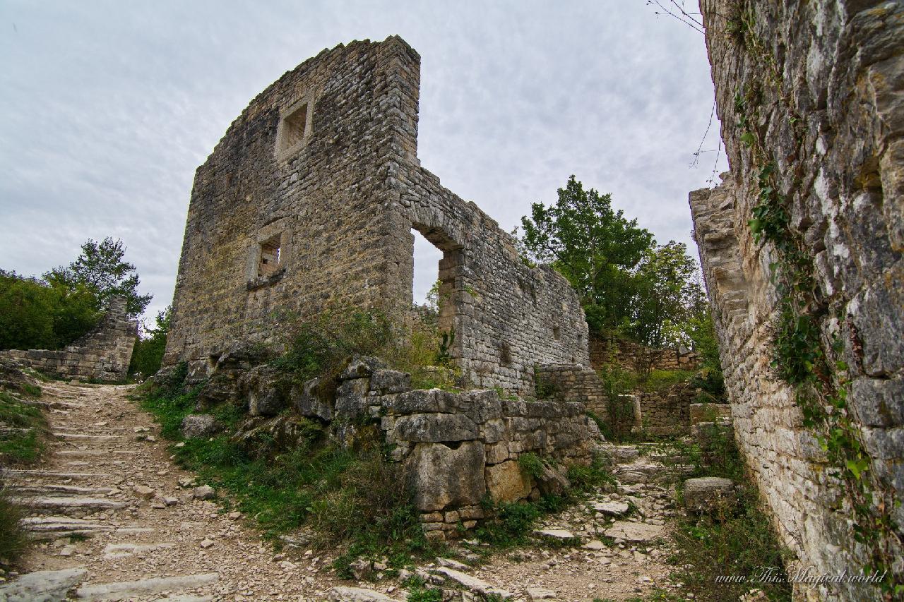 One of the houses in Dvigrad